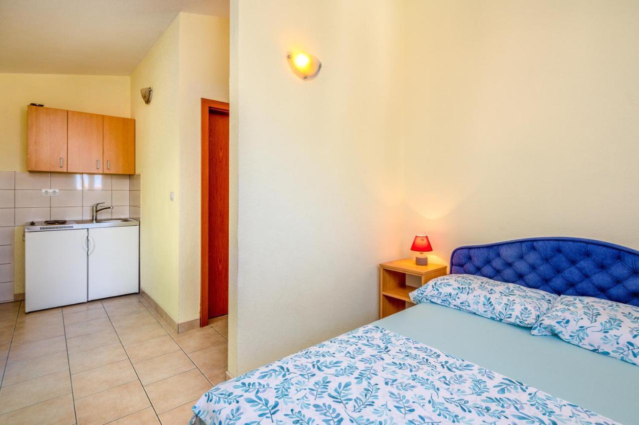 Apartments & Restaurant Galeb Marusici  المظهر الخارجي الصورة